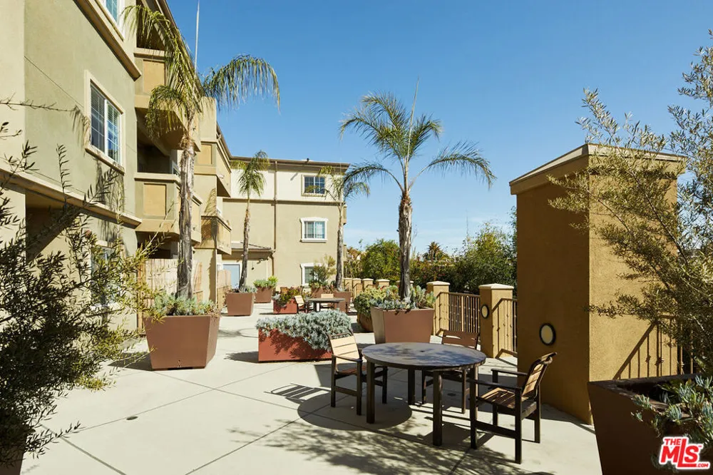1408 W WASHINGTON BOULEVARD #206 Los Angeles, CA 90007