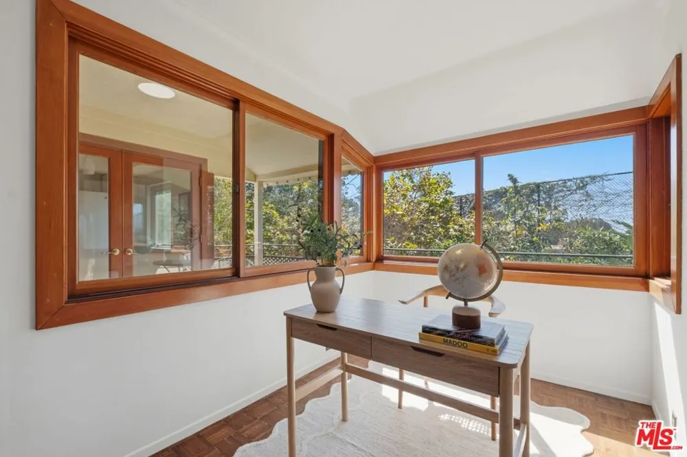 289 S Barrington Avenue #A309 Los Angeles, CA 90049