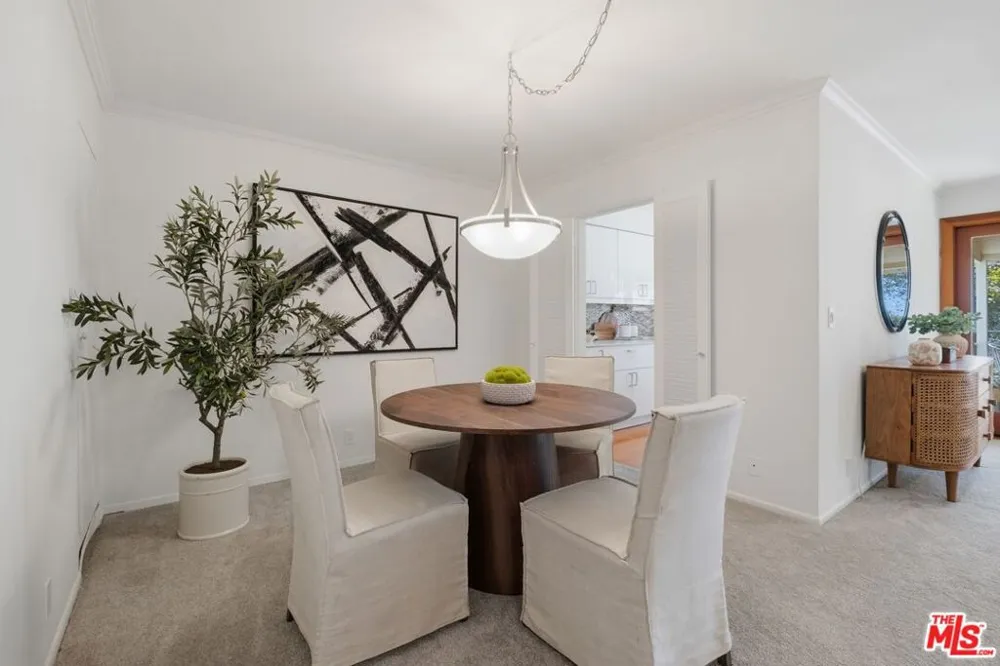 289 S Barrington Avenue #A309 Los Angeles, CA 90049