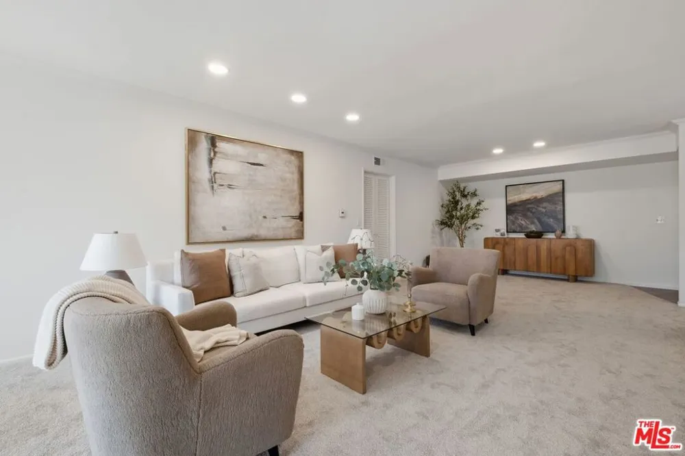 289 S Barrington Avenue #A309 Los Angeles, CA 90049