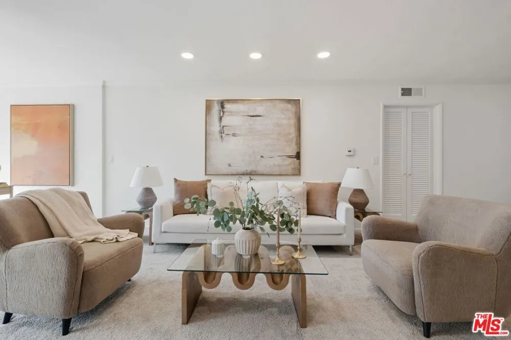 289 S Barrington Avenue #A309 Los Angeles, CA 90049