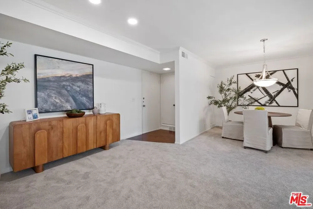 289 S Barrington Avenue #A309 Los Angeles, CA 90049