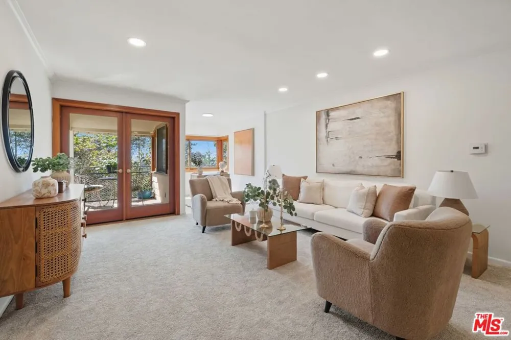 289 S Barrington Avenue #A309 Los Angeles, CA 90049