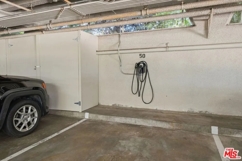 289 S Barrington Avenue #A309 Los Angeles, CA 90049
