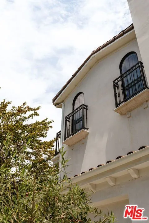1025 Euclid Street #101 Santa Monica, CA 90403