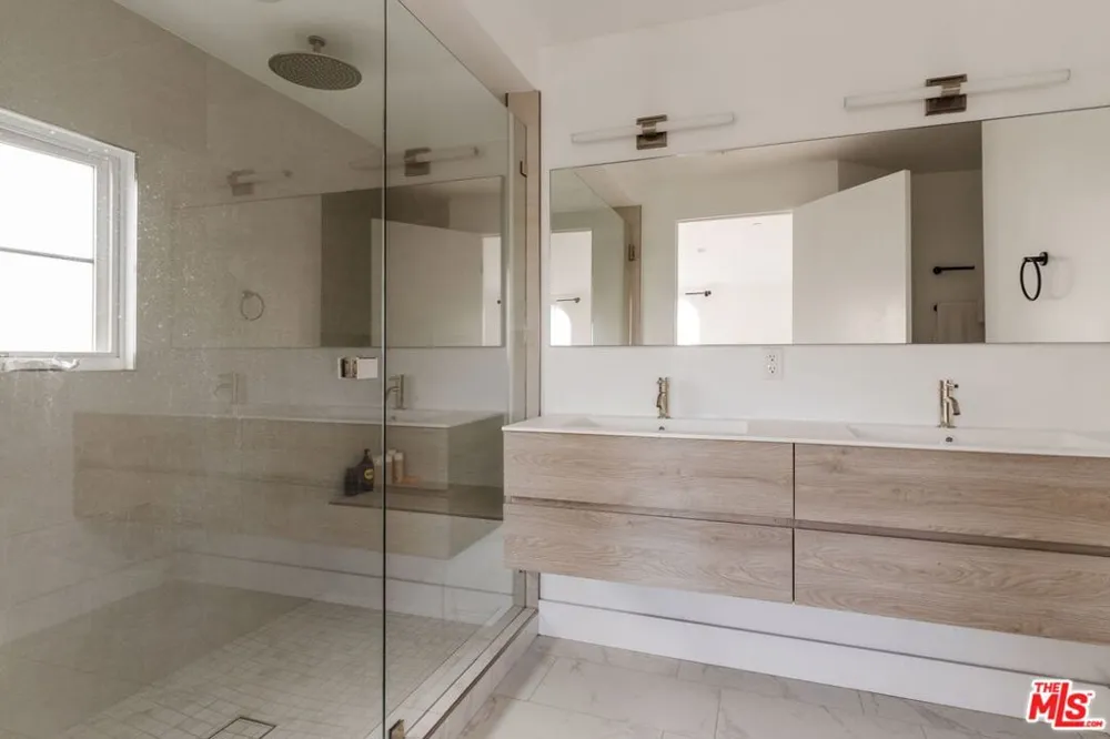 1025 Euclid Street #101 Santa Monica, CA 90403