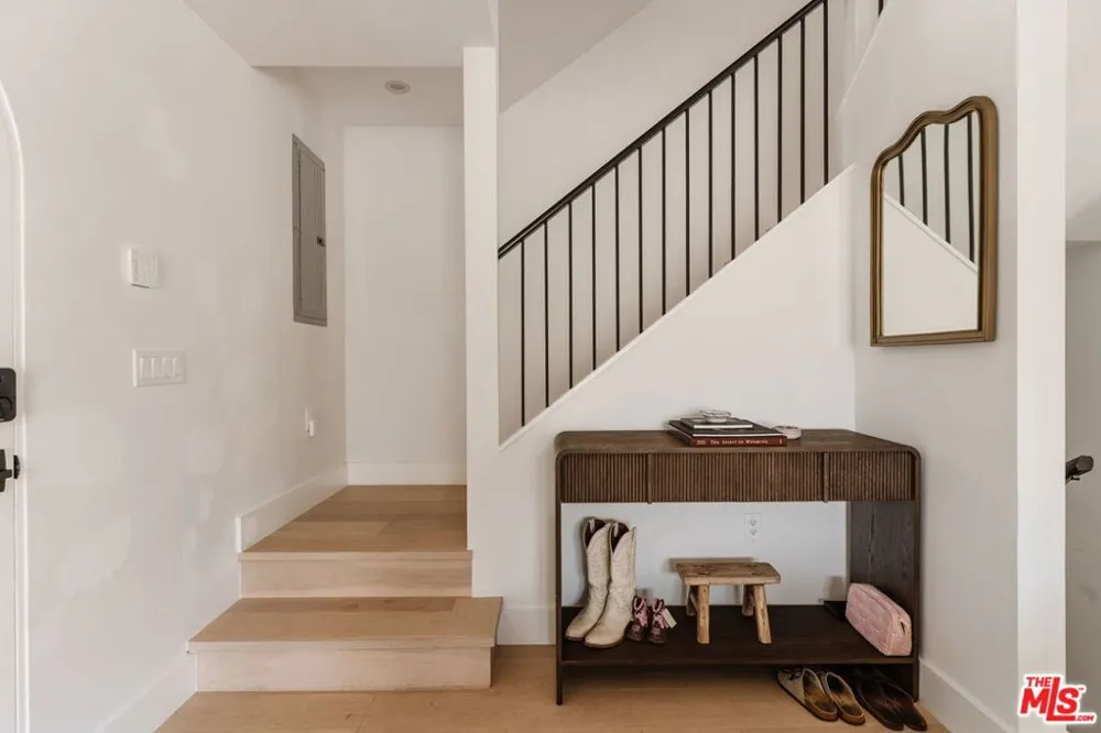1025 Euclid Street #101 Santa Monica, CA 90403