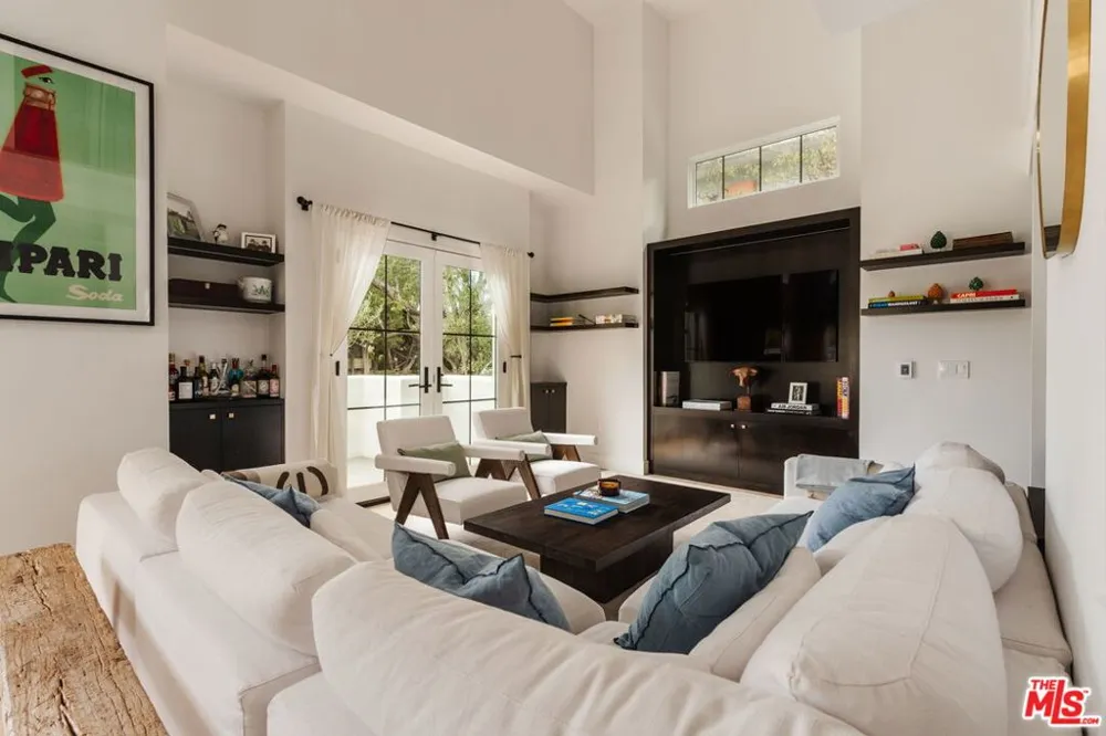 1025 Euclid Street #101 Santa Monica, CA 90403