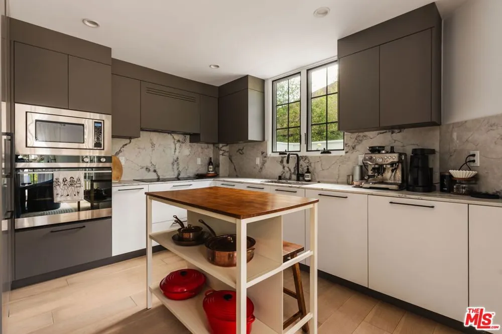 1025 Euclid Street #101 Santa Monica, CA 90403
