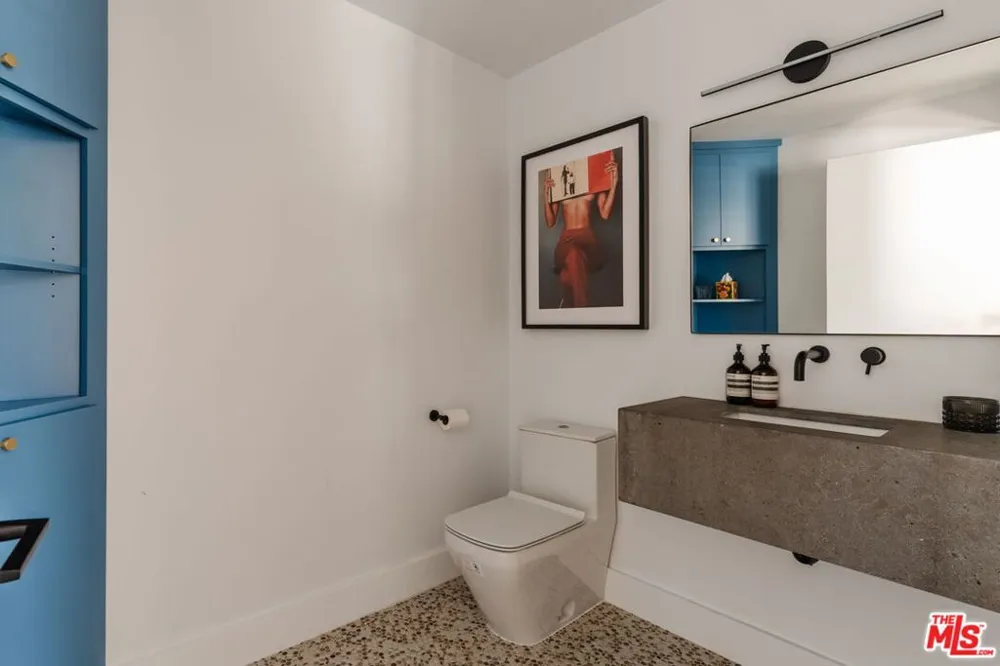 1025 Euclid Street #101 Santa Monica, CA 90403
