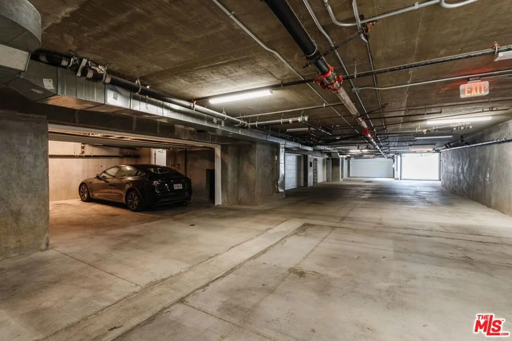 1025 Euclid Street #101 Santa Monica, CA 90403