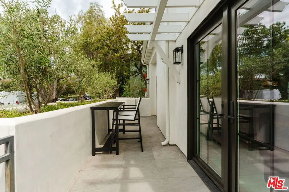 1025 Euclid Street #101 Santa Monica, CA 90403