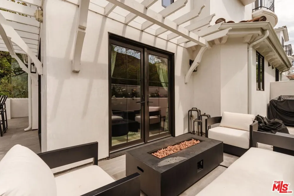 1025 Euclid Street #101 Santa Monica, CA 90403