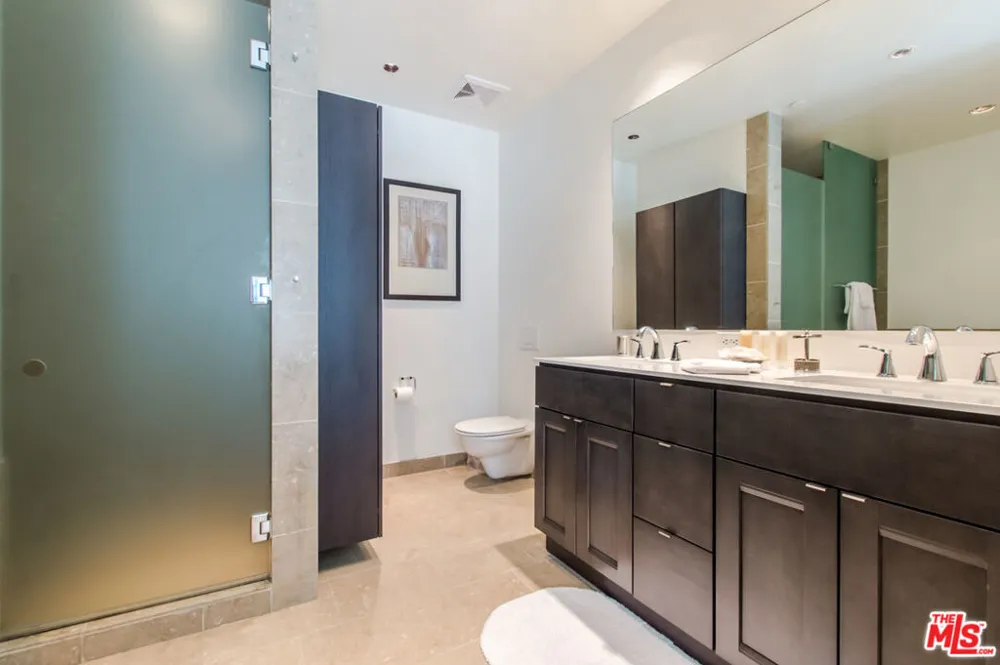 6250 Hollywood Boulevard #4L Los Angeles, CA 90028