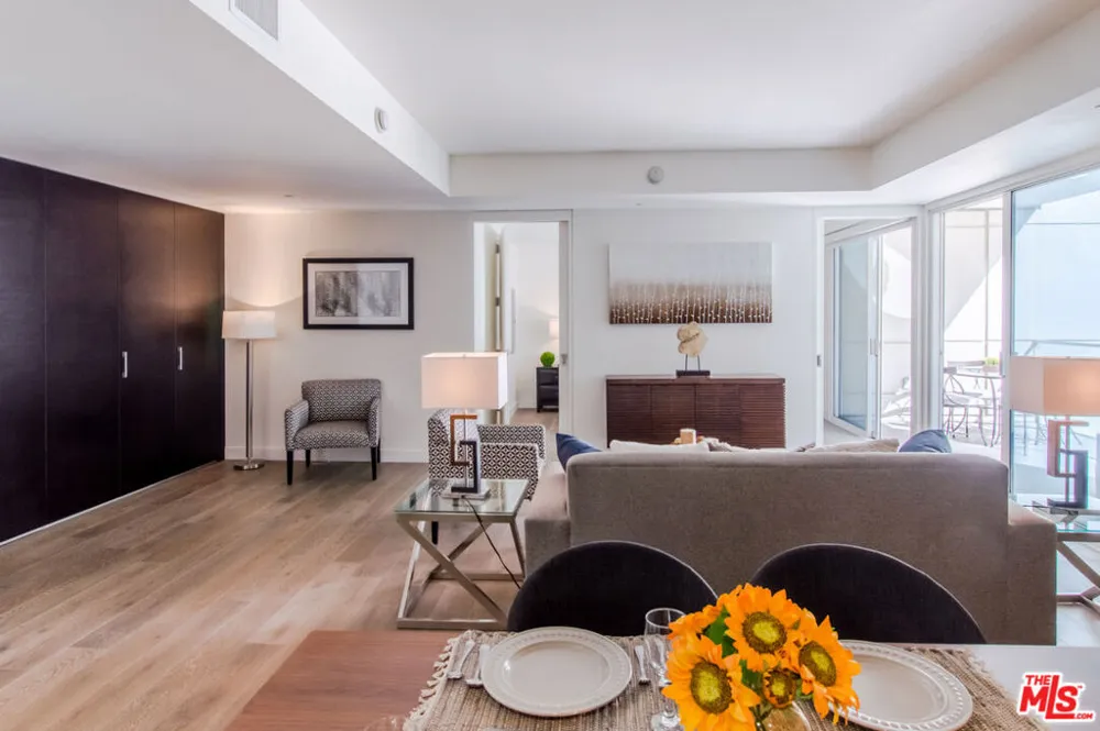 6250 Hollywood Boulevard #4L Los Angeles, CA 90028