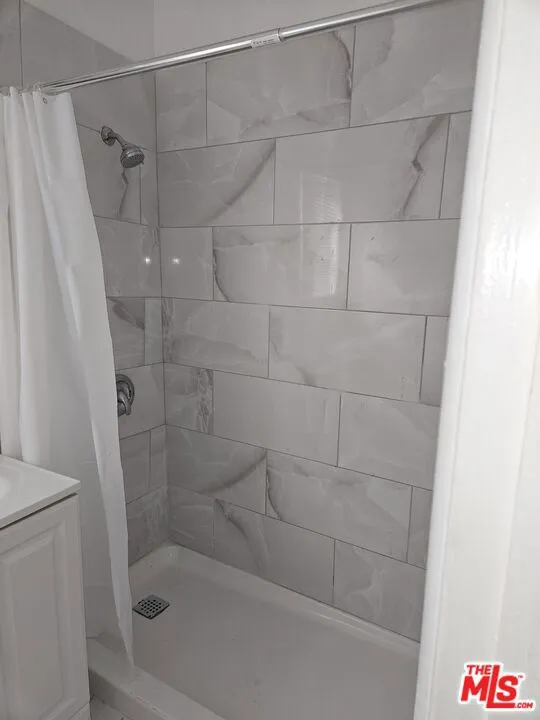 5170 Columbus Avenue #7 Sherman Oaks, CA 91403