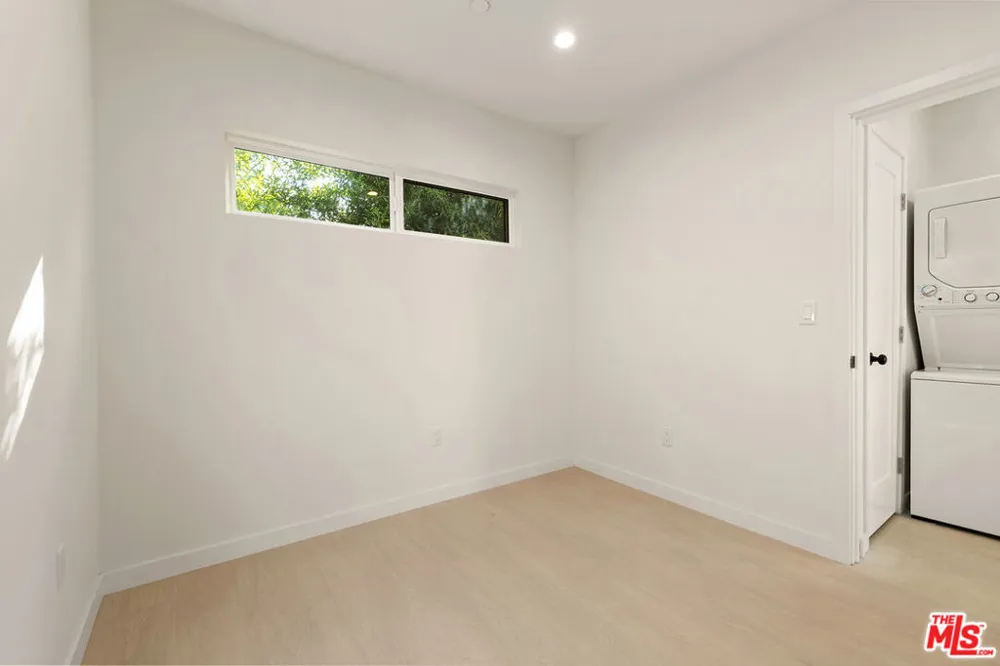 2621 Veteran Avenue Los Angeles, CA 90064