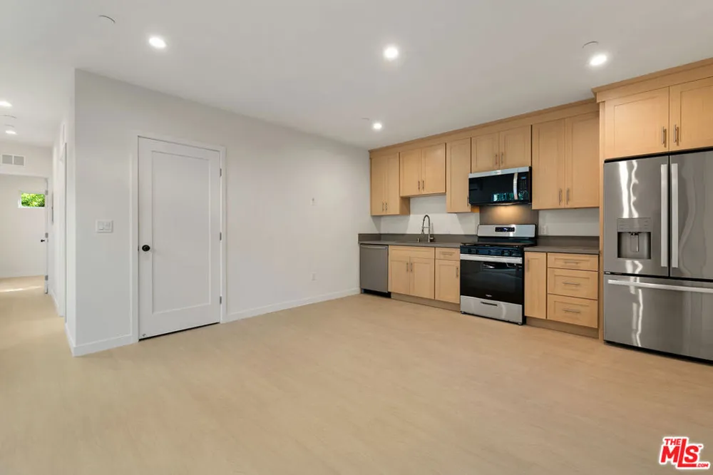 2621 Veteran Avenue Los Angeles, CA 90064