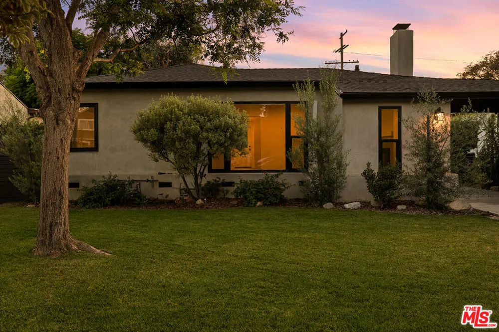 2621 Veteran Avenue Los Angeles, CA 90064