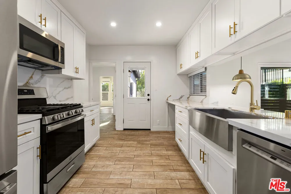2621 Veteran Avenue Los Angeles, CA 90064