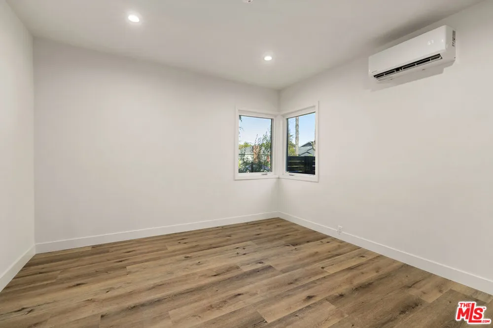 2621 Veteran Avenue Los Angeles, CA 90064