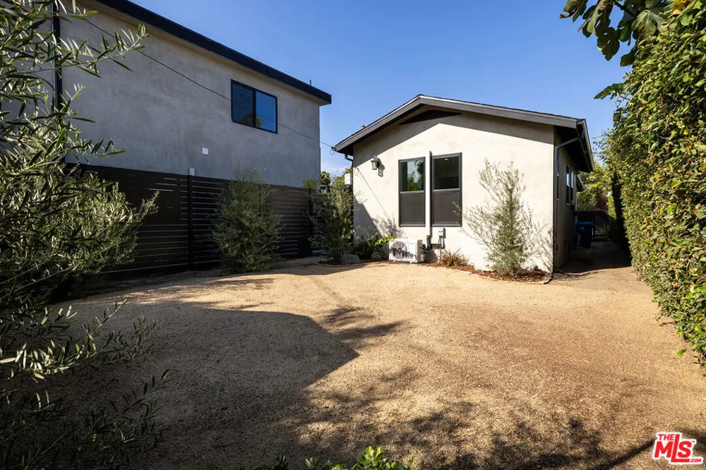 2621 Veteran Avenue Los Angeles, CA 90064