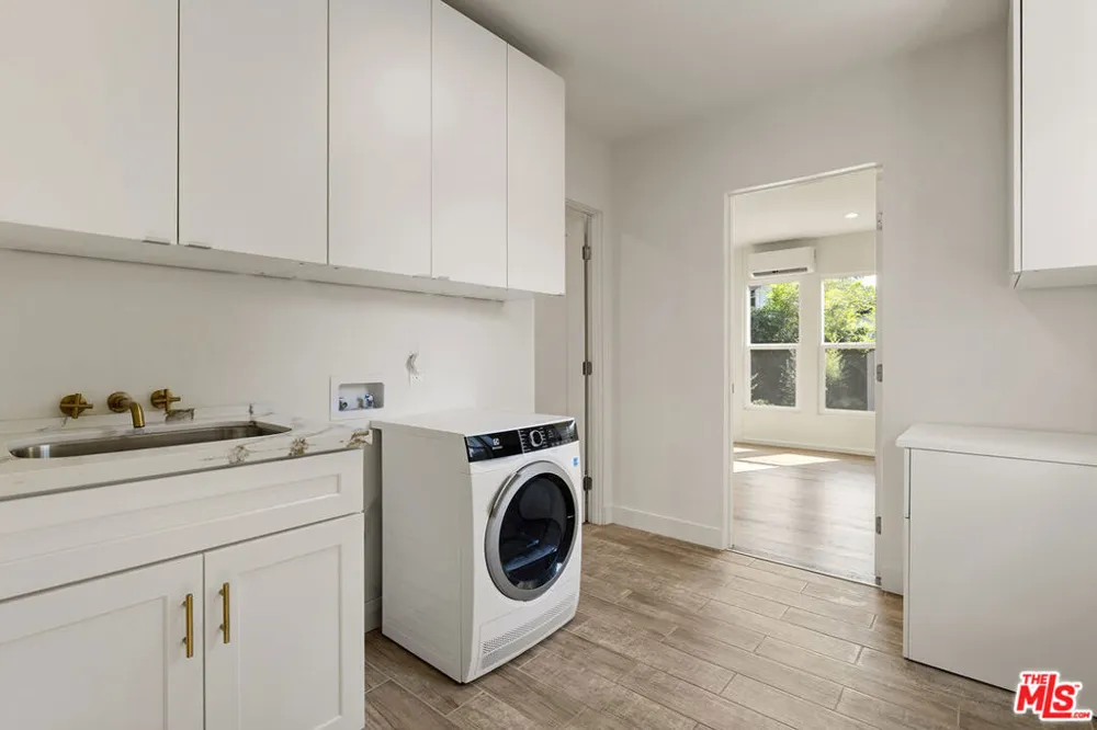 2621 Veteran Avenue Los Angeles, CA 90064