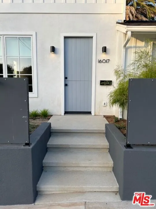 16017 Ysidro Avenue Pacific Palisades, CA 90272