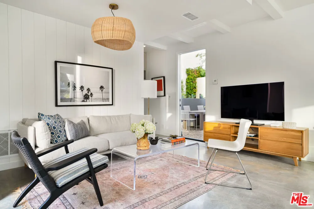 16017 Ysidro Avenue Pacific Palisades, CA 90272