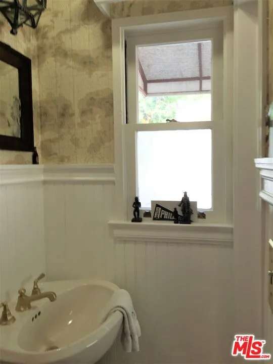 4653 FARMDALE AVENUE Valley Village, CA 91602