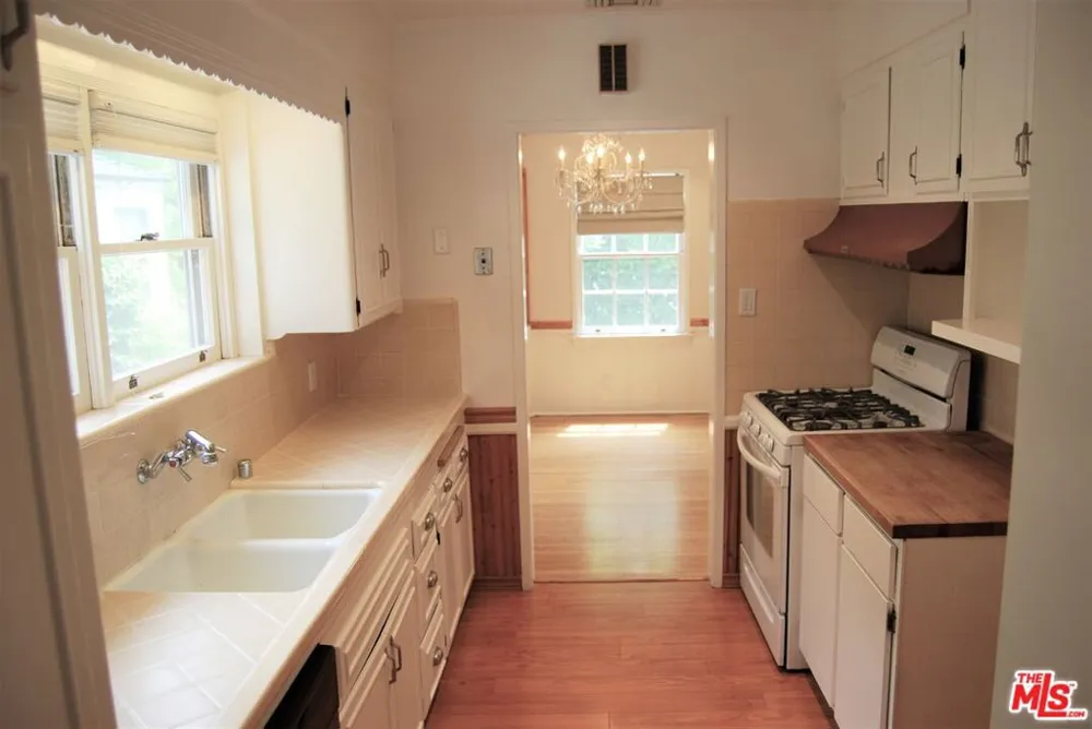 4653 FARMDALE AVENUE Valley Village, CA 91602