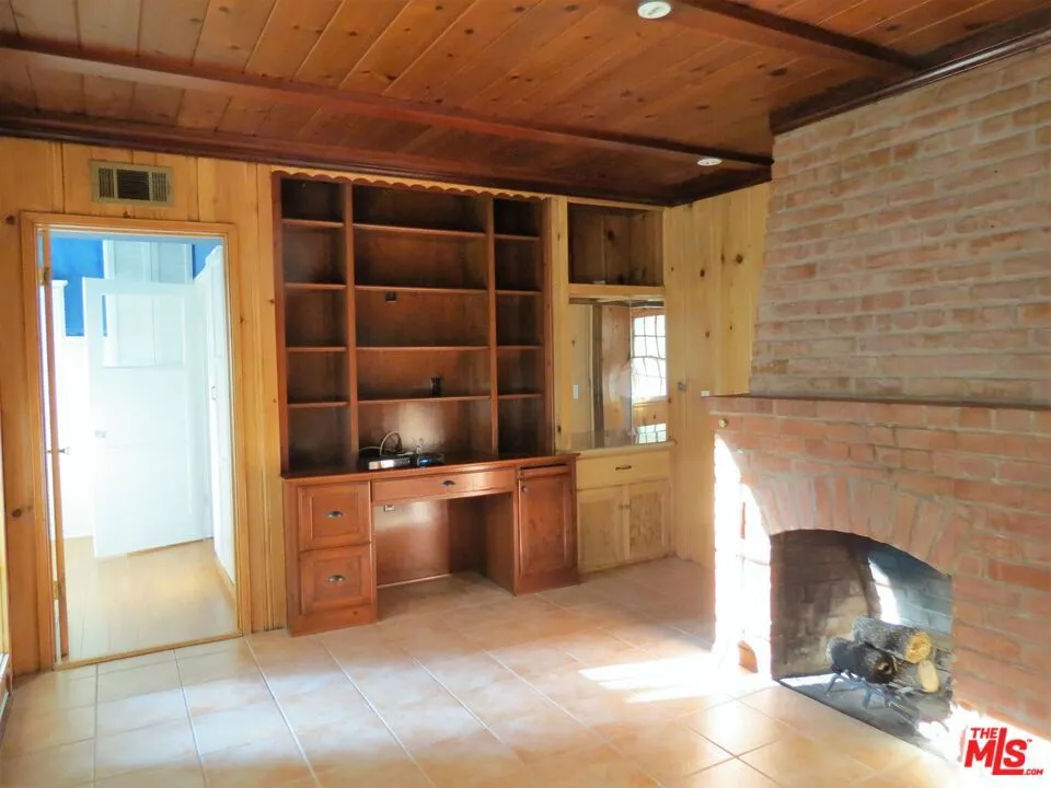 4653 FARMDALE AVENUE Valley Village, CA 91602