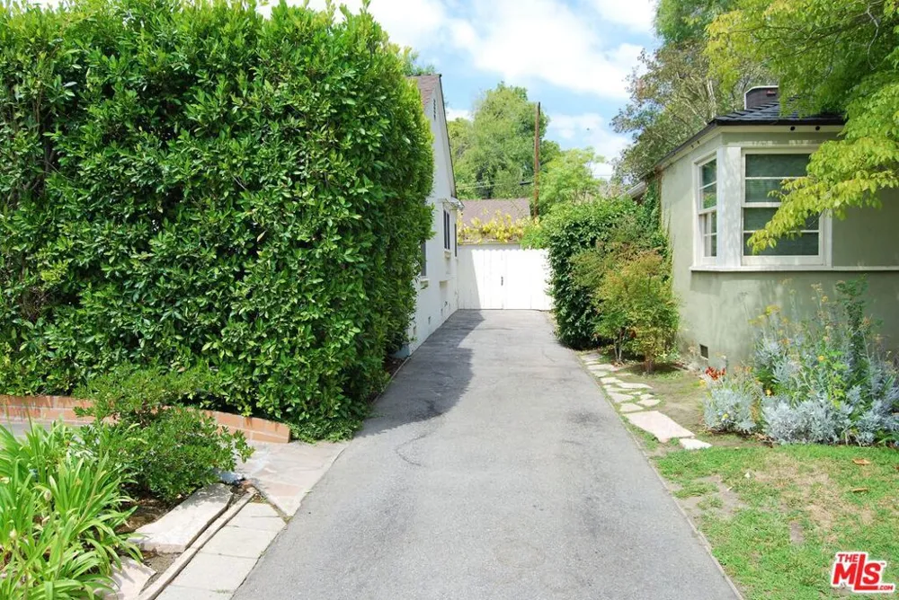 4653 FARMDALE AVENUE Valley Village, CA 91602