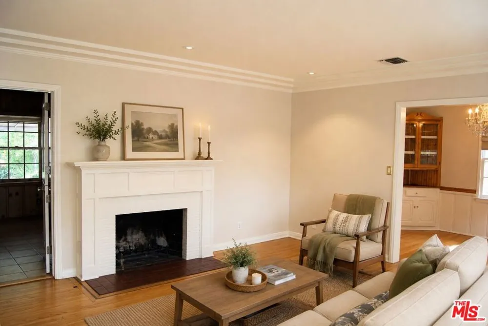 4653 FARMDALE AVENUE Valley Village, CA 91602