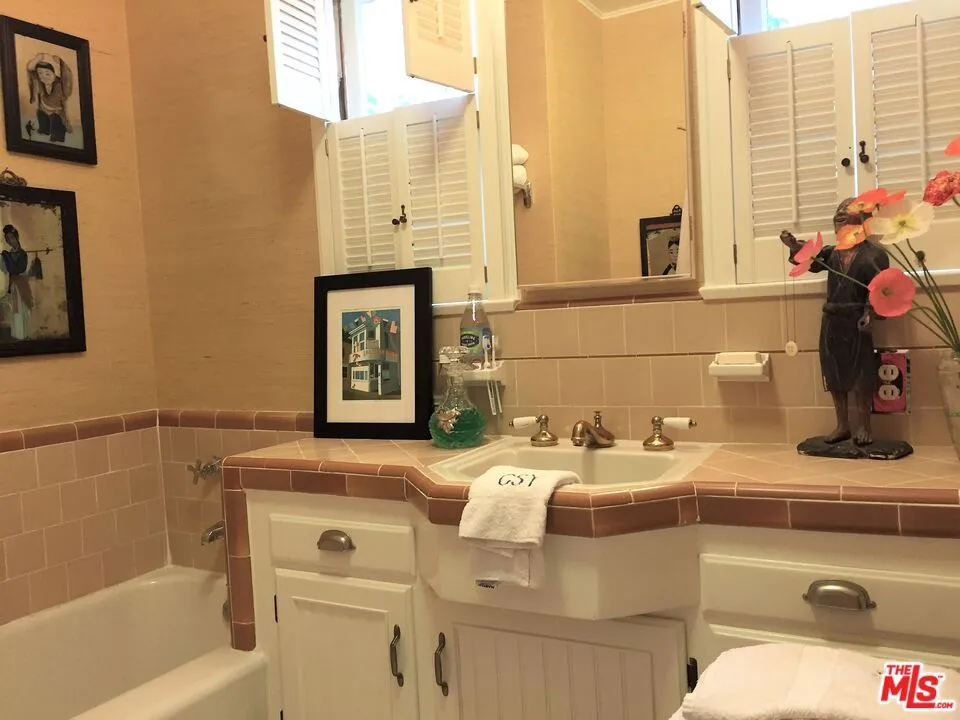 4653 FARMDALE AVENUE Valley Village, CA 91602
