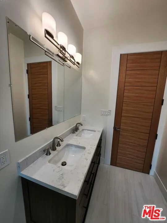 16641 McCormick Street Encino, CA 91436