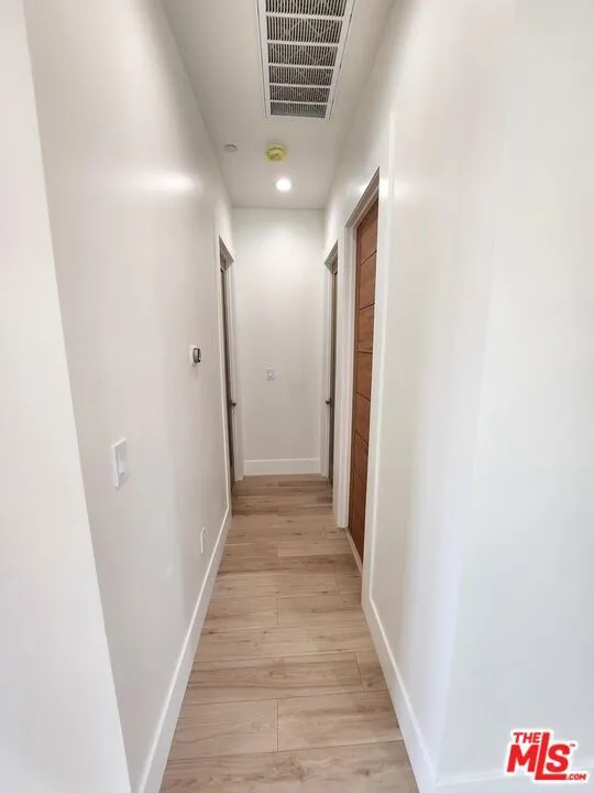 16641 McCormick Street Encino, CA 91436