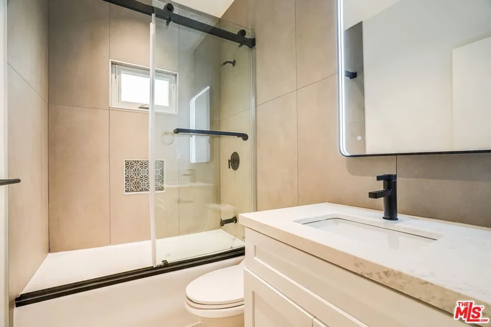 151 Swall Drive #1 Beverly Hills, CA 90211