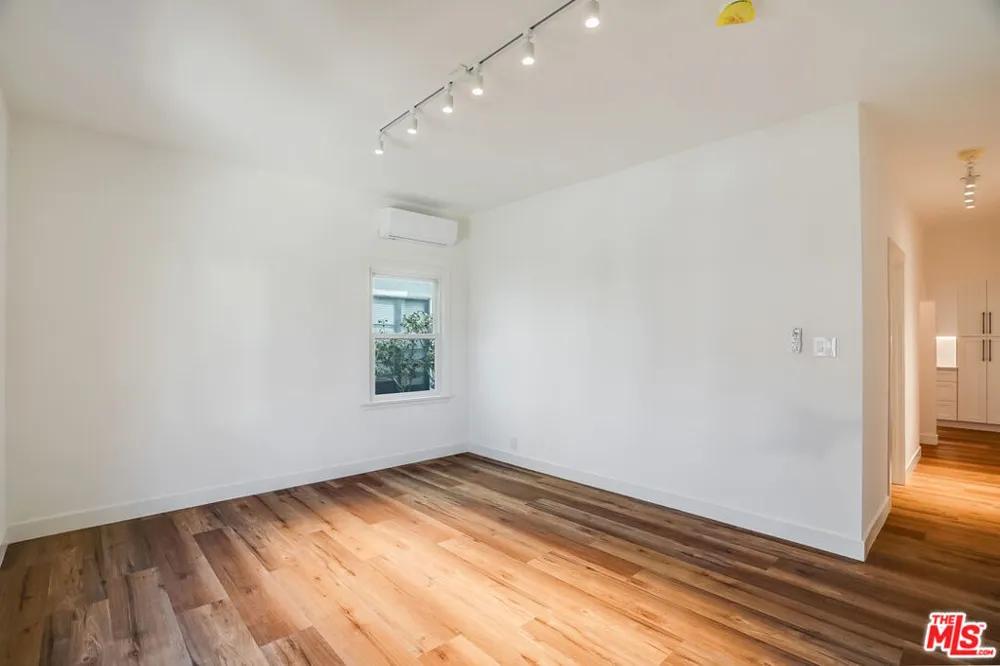 151 Swall Drive #1 Beverly Hills, CA 90211