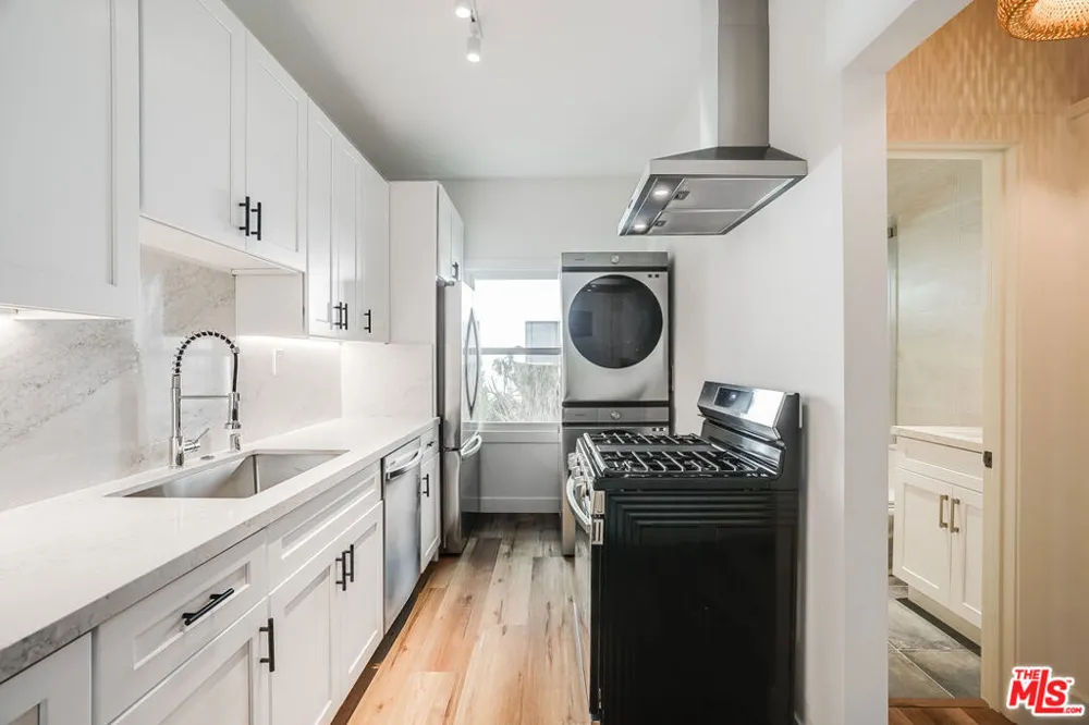 151 Swall Drive #1 Beverly Hills, CA 90211
