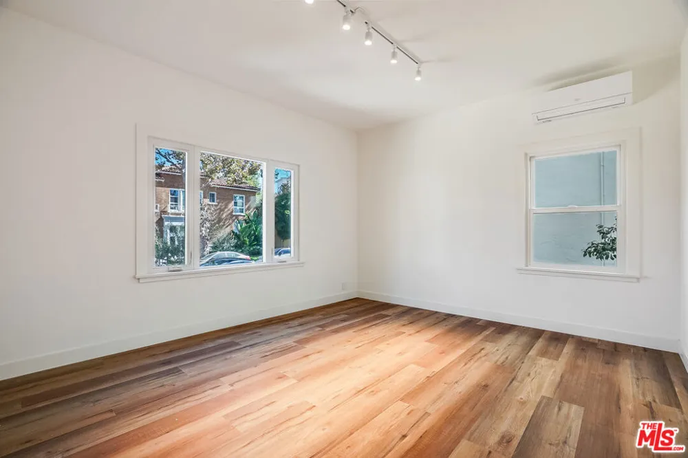 151 Swall Drive #1 Beverly Hills, CA 90211