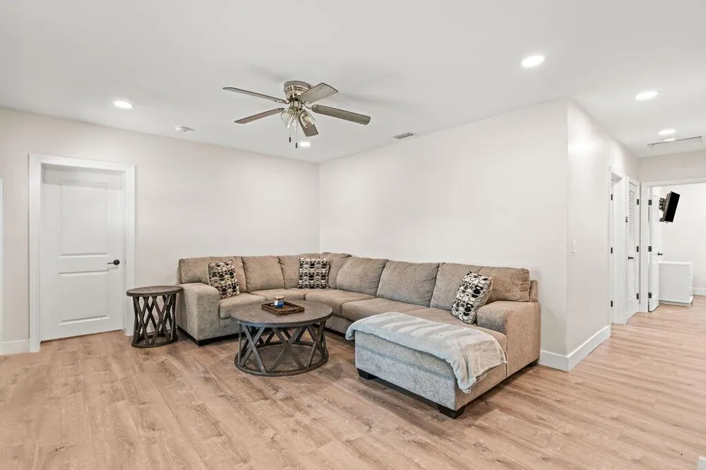 916 W DUVAL STREET Lantana, FL 33462