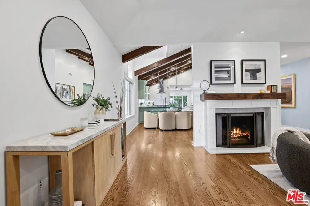 4324 Kraft Avenue Studio City, CA 91604