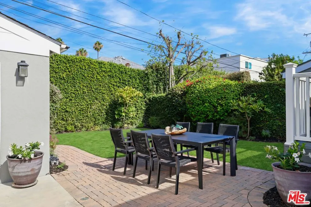 4324 Kraft Avenue Studio City, CA 91604