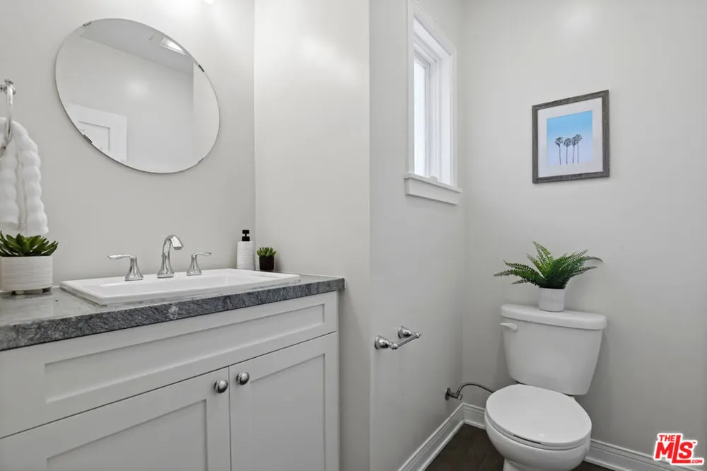 4324 Kraft Avenue Studio City, CA 91604