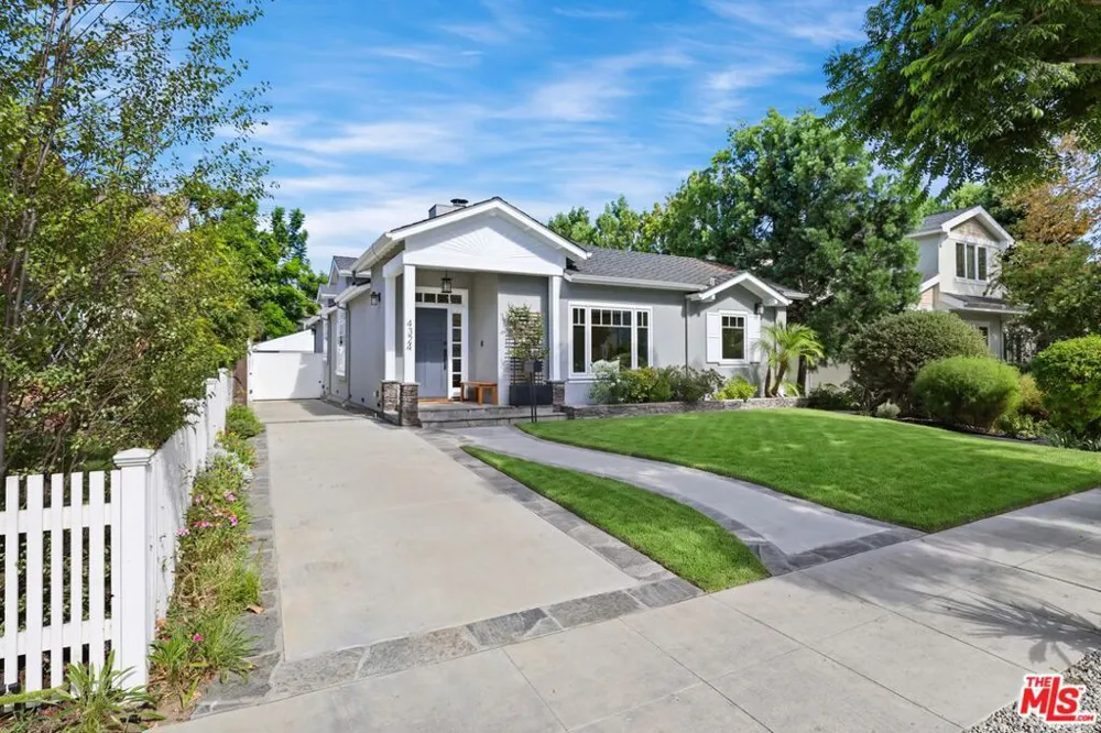 4324 Kraft Avenue Studio City, CA 91604