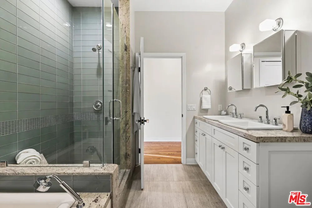 4324 Kraft Avenue Studio City, CA 91604