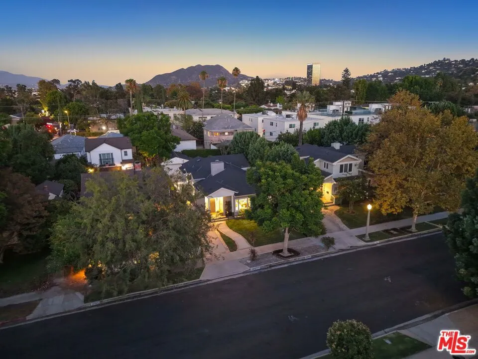 4324 Kraft Avenue Studio City, CA 91604