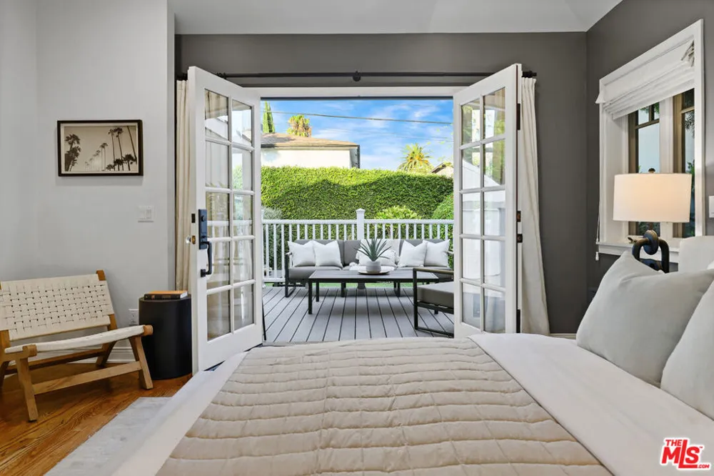 4324 Kraft Avenue Studio City, CA 91604