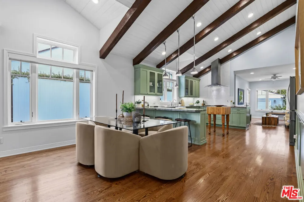 4324 Kraft Avenue Studio City, CA 91604